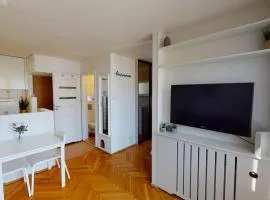 Studio in Centro "Stile Varsavia" con Check-in Automatico H24