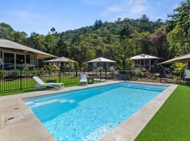 Magnetic Glamping, hotel in Nelly Bay