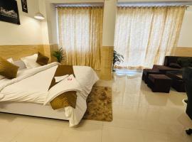 DR White House - Noida Sector 18, hotel v destinaci Noida