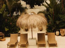 CASA ULU Boutique Hotel and Retreat, Adult-only, Uluwatu, zelfstandige accommodatie in Uluwatu