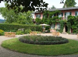 Landhaus Reverchon, hotel with parking in Filzen