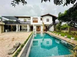 The Villa Kalbashi Kotte - Luxury Stay with Swimming Pool