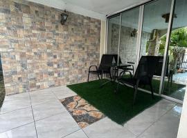 Double Storey Terrace House, hotel v destinaci Perai