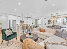 #Marbella Lane-Luxury Designer 3BR Home Disneyland