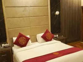 Ambassador Suite 1