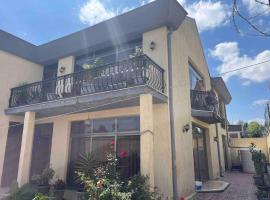 Pristine Three bedroom Home, hotel ad Addis Abeba