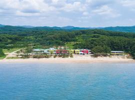 Boryeong Lava Pool Villa, vila v destinaci Porjong