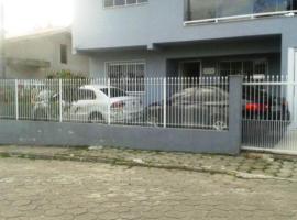 Ótima Casa em Itapema SC, Hotel in Itapema