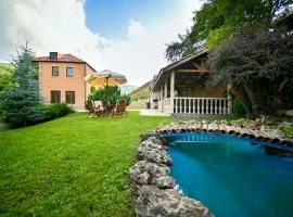 Villa Dudu, Luxury Villa in Hankavan