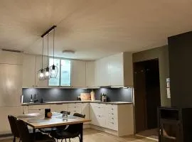 Kvaloysletta - 2 Bed Apartment - Free Parking