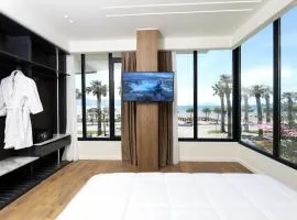 Hotel Adore