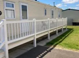 Pg41 3 BED GOLDEN PALM CHAPEL ST LEONARDS