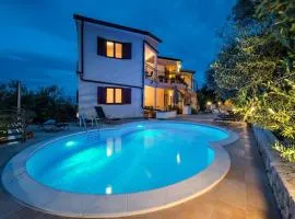 Serene Summer Oasis - Pool, Jacuzzi, Sauna, Sea View - Lara