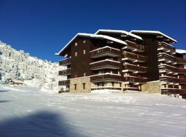 Apt 2 p 5 6 pers pieds des pistes Parking couvert inclus, hotel a Les Allues