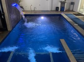 Vacacional casa con piscina privada, hotel v destinaci Manta