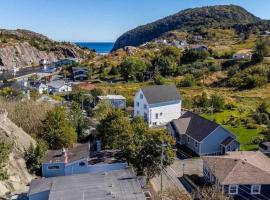 Adventure Haven Scenic Bliss In Quidi Vidi Sleep4, hotel v destinaci St. John's