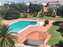 Bright apartment with sea view in Albufeira - 67 m² + pool