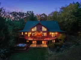 Monthly and Seasonal Secluded 4 Bedroom 4 Bath Lakehouse Retreat with Boat Pier