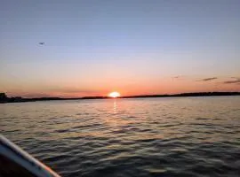 Captains Quarters Lake Life Dream Home 2bed 2bath