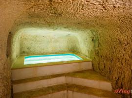 A traditional Maltese home with Indoor Cave Pool, hotel v destinaci Mellieħa