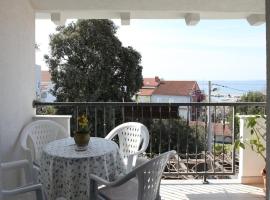Apartments Mari, ξενοδοχείο σε Petrcane