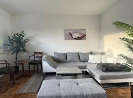 Gemütliche Ostsee Oase, 3 Zimmer mit Balkon in Bad Schwartau、バート・シュヴァルタウのホテル