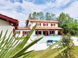 Zeruko izarra, hotel a Sare