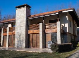 Strawberry Guest House, hotel in Yagodovo