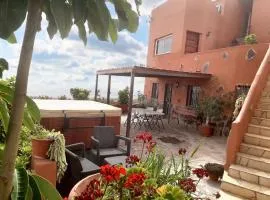 House with view and jacuzzi in Adeje