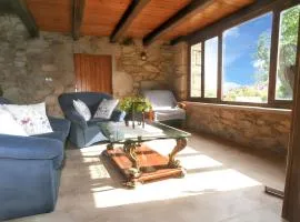 Welcoming House in Paradela with BBQ included