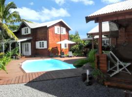 Bungalow charmant à Vincendo, St-Joseph avec piscine partagée, bungalov v destinaci Saint-Joseph