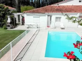 Villa charmante à Meynes avec piscine privée