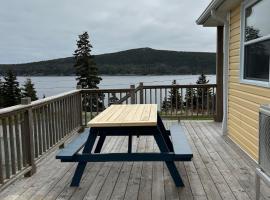 Oceanfront Cottage Walk to Trail & Boat Tours，Mobile的飯店