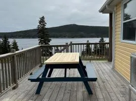 Oceanfront Cottage Walk to Trail & Boat Tours