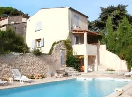 Charmante villa à Dauphin avec piscine privée et jardin