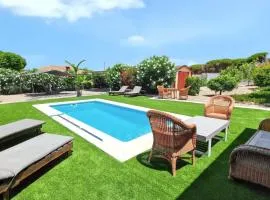 Sunny villa with private pool in Chiclana de la Frontera