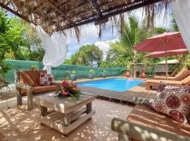 Charming house in Albion + enclosed garden and shared pool