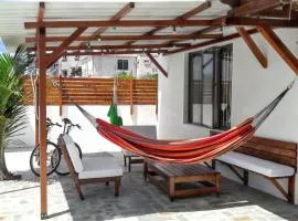 Modern apartment in Pereybère with pool view, 50 m²