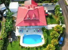 Appartement cosy à Sainte Rose / 50 m² / Piscine partagée