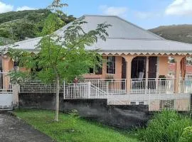 Appartement douillet avec vue sur les montagnes au Vauclin