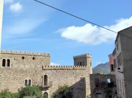 Appartement charmant à Algajola avec terrasse，位于阿尔加约拉的酒店