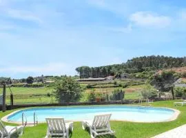 Charming house with shared pool in Requião + Enclosed garden