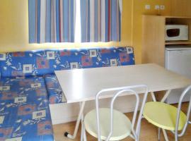 Comfortable Bungalow Near Pataias with Shared Pool, hotel in Pataias