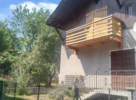 Studio confortable à Taninges, 25 m² avec vue sur jardin, hotel i Taninges