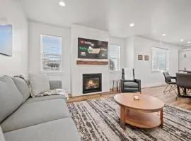 Eden Empire Ski Retreat Hot Tub & 3 Living Areas