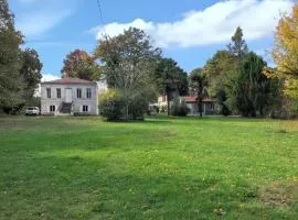 Appartement confortable au cœur du Pian-Médoc avec jardin