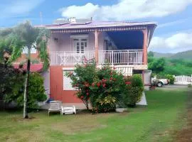 Studio charmant à Sainte-Luce, 28 m², terrasse et jardin.