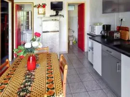 Bungalow confortable à Deshaies avec vue mer, jardin clôturé