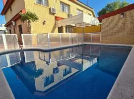 Casa Hermosilla con piscina by Sanlúcar Housing