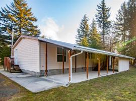 Little Woods Outpost, hotel in Packwood